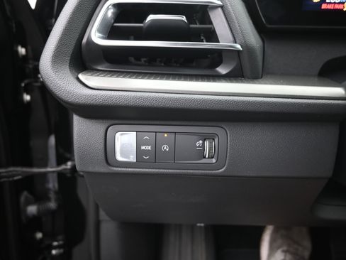 Certified 2025 Chevrolet Traverse LT image 14