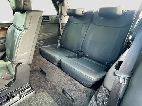 Used 2023 Land Rover Range Rover Long Wheelbase SE AWD/4WD image 28