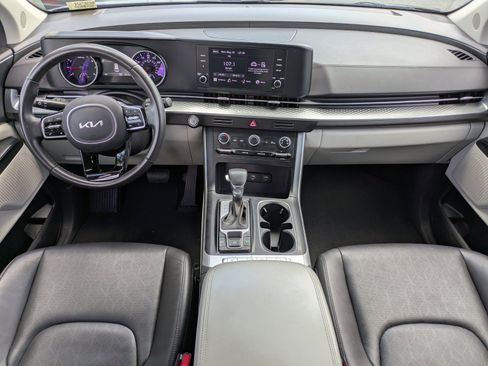 Certified 2024 Kia Carnival LX FWD image 12