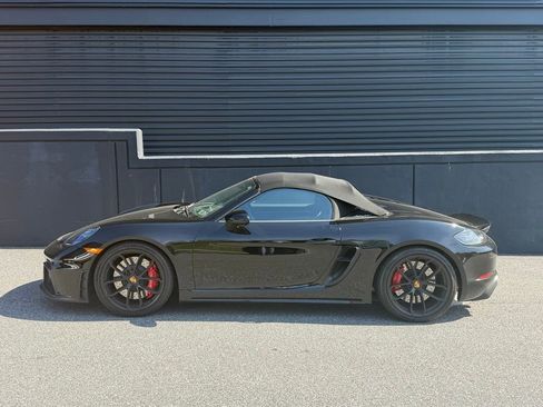 Certified 2021 Porsche 718 Boxster Spyder image 2