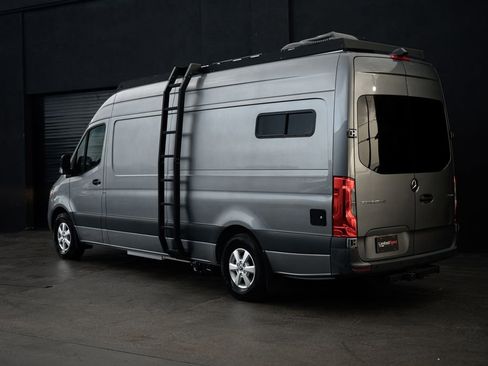 Used 2022 Mercedes-Benz Sprinter 2500 image 10