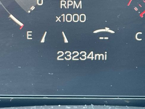 Used 2025 GMC Yukon Denali AWD/4WD image 13