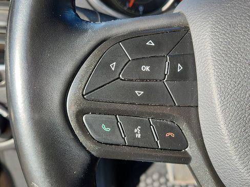 Used 2020 Jeep Cherokee Trailhawk image 20