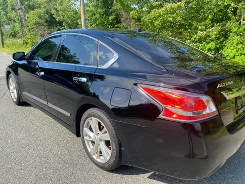 Used 2015 Nissan Altima 2.5 SV w/ Convenience Package image 22