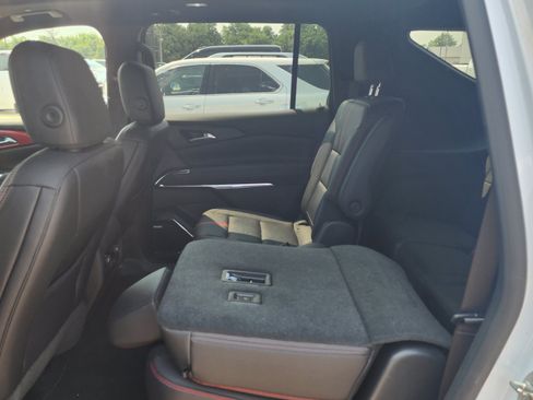 Used 2026 Chevrolet Traverse RS AWD/4WD image 10
