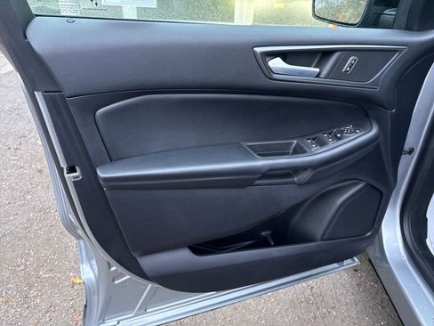 Certified 2022 Ford Edge SE w/ Black Appearance Package image 10