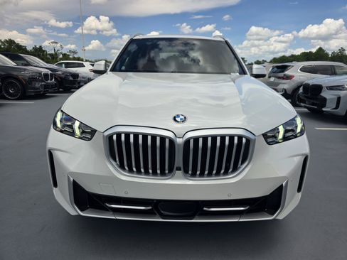 New 2026 BMW X5 xDrive40i w/ Premium Package AWD/4WD image 2