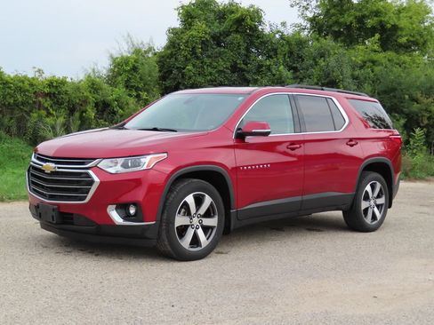 Used 2020 Chevrolet Traverse LT w/ LT Premium Package AWD/4WD image 8