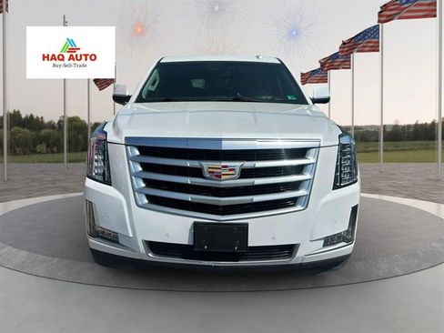 Used 2019 Cadillac Escalade ESV Luxury image 2