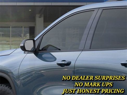 New 2026 Chevrolet Traverse Z71 w/ Driver Confidence Package image 12