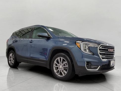 Used 2024 GMC Terrain SLT image 1