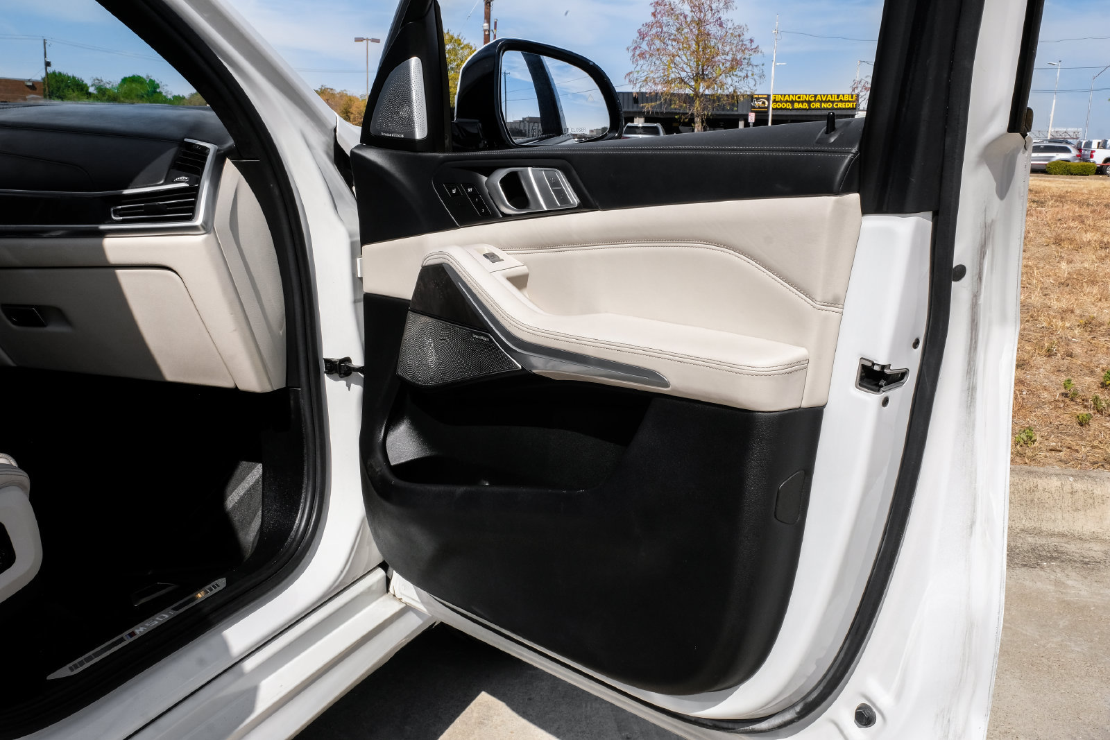 Used 2020 BMW X7 M50i w/ Dynamic Handling Package AWD/4WD image 61