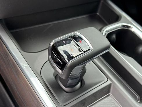 New 2026 GMC Sierra 1500 SLT AWD/4WD image 13
