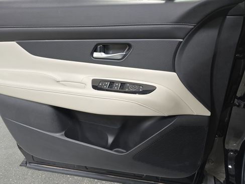 Certified 2025 Nissan Murano SV image 25