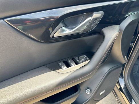 Used 2025 Chevrolet Blazer RS FWD image 13