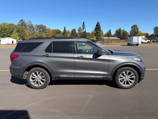 Used 2024 Ford Explorer XLT w/ Equipment Group 202A AWD/4WD image 6