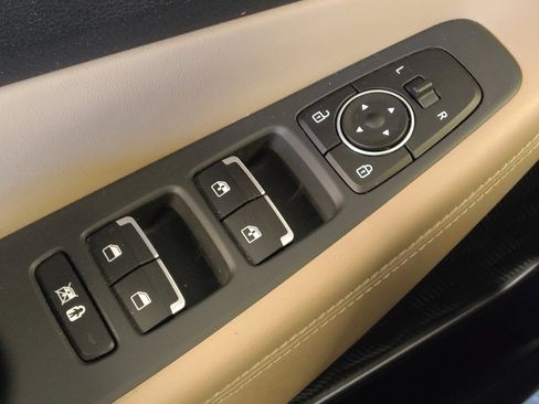 Used 2020 Hyundai Santa Fe Limited FWD image 27