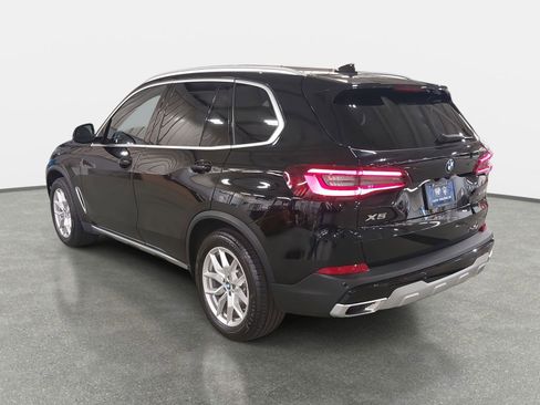Used 2022 BMW X5 xDrive40i w/ Parking Assistance Package image 7
