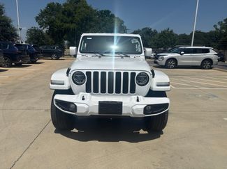 Used 2022 Jeep Wrangler Unlimited Sahara AWD/4WD video 2