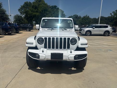 Used 2022 Jeep Wrangler Unlimited Sahara AWD/4WD image 2
