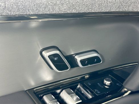 Certified 2025 Land Rover Range Rover Sport SE image 22