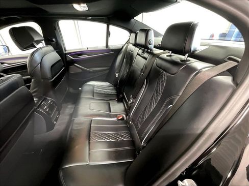 Used 2022 BMW M550i xDrive w/ Executive Package AWD/4WD image 15