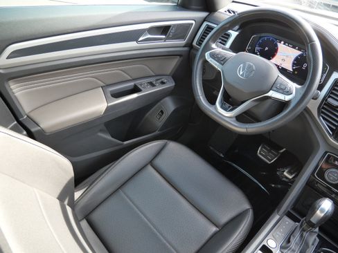 Certified 2021 Volkswagen Atlas Cross Sport SEL R-Line w/ Cross Sport MDO Package image 9