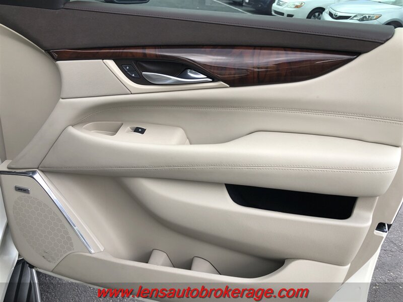 Used 2015 Cadillac Escalade 2WD image 22