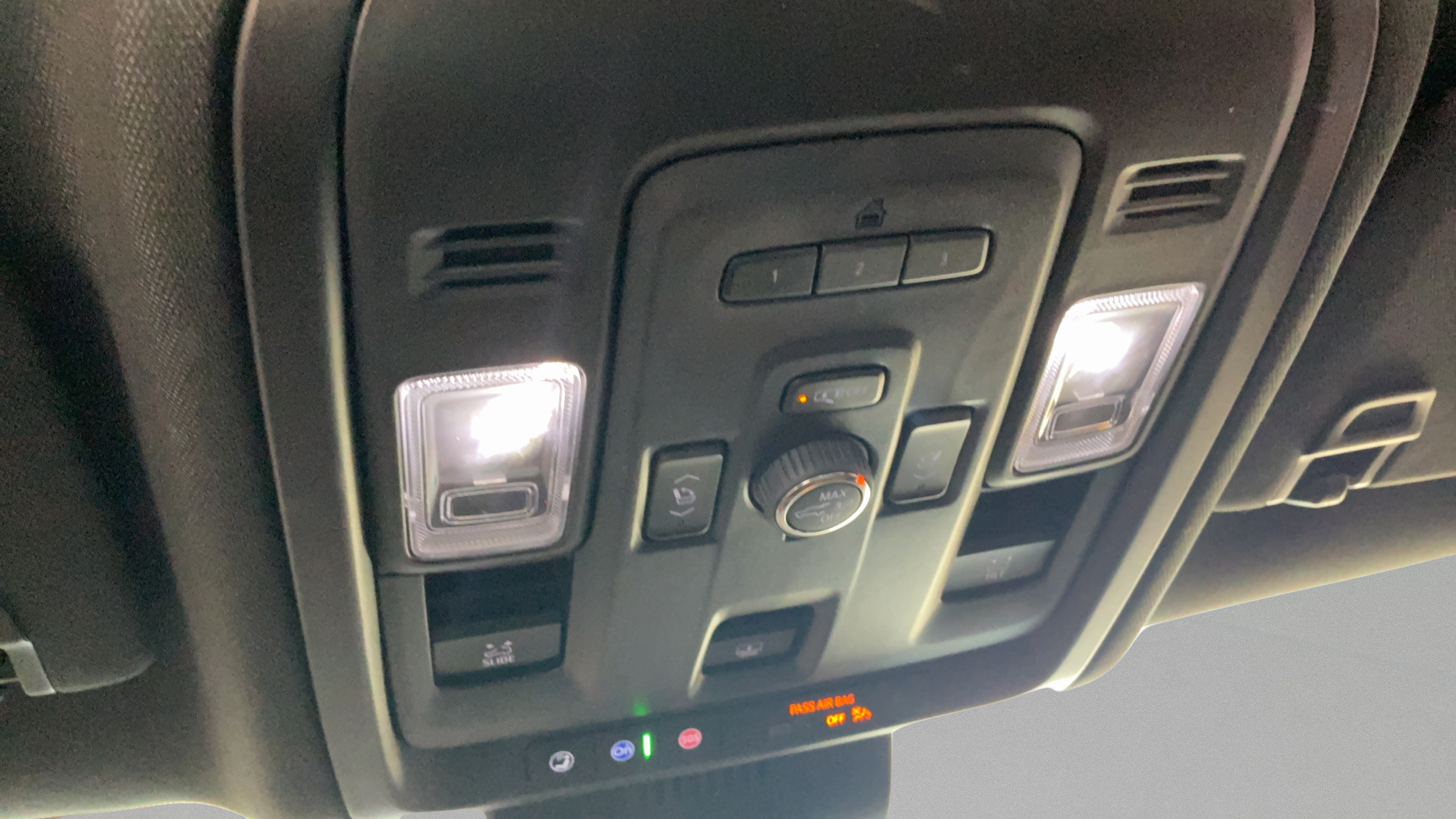 Used 2023 Chevrolet Tahoe Z71 w/ Luxury Package AWD/4WD image 21