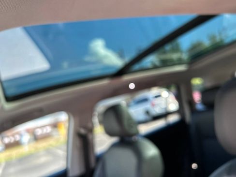 Used 2020 Volkswagen Tiguan SE w/ Panoramic Sunroof Package AWD/4WD image 28