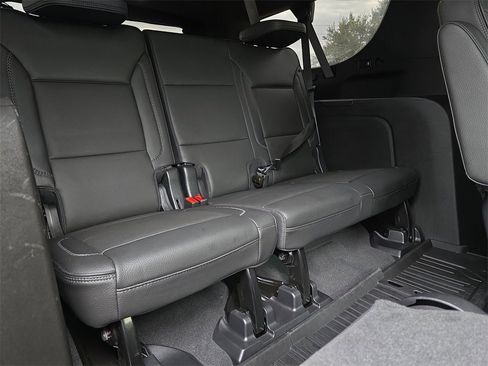 Used 2023 GMC Yukon XL Denali w/ Denali Reserve Package image 12