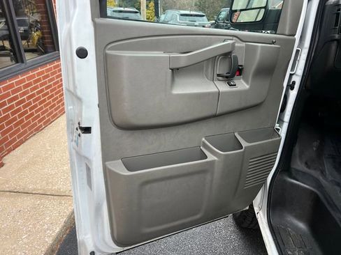 Used 2023 GMC Savana 2500 w/ Driver Convenience Package image 23