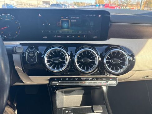 Used 2022 Mercedes-Benz CLA 250 4MATIC image 19