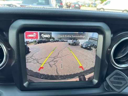 Used 2022 Jeep Wrangler Unlimited Rubicon w/ Trailer Tow Package AWD/4WD image 25
