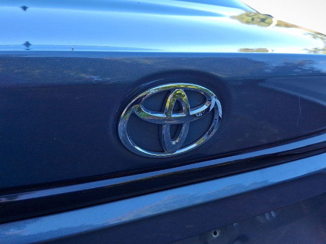 Used 2022 Toyota Corolla LE FWD image 4