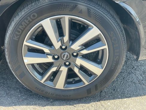 Certified 2024 Nissan Versa SV FWD image 24