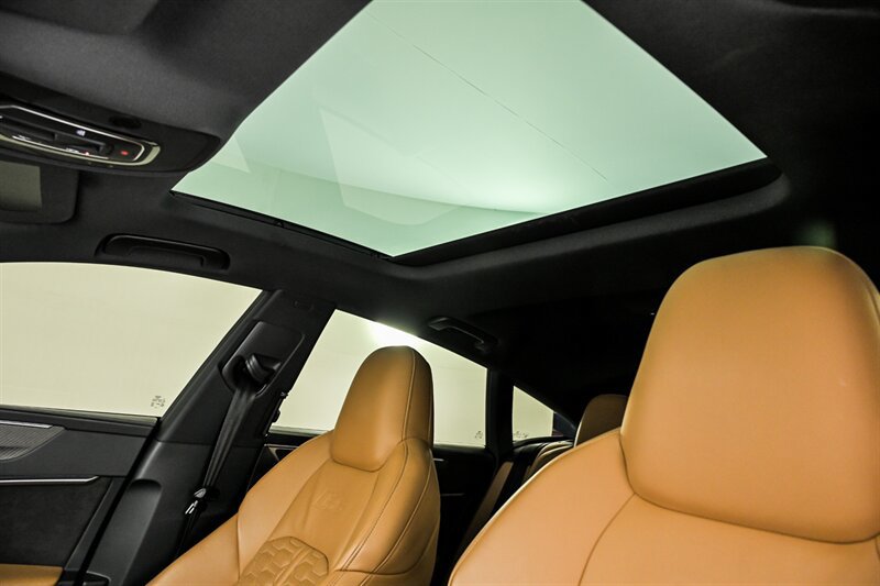 Used 2021 Audi RS 7 Sportback w/ Carbon Optic Package AWD/4WD image 33