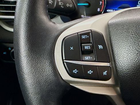 Used 2023 Ford Explorer XLT w/ Equipment Group 202A RWD image 11