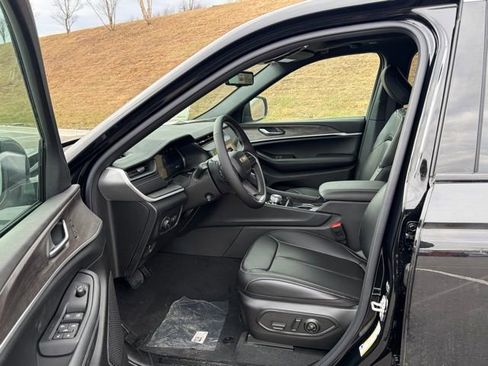 New 2026 Jeep Grand Cherokee Limited image 16