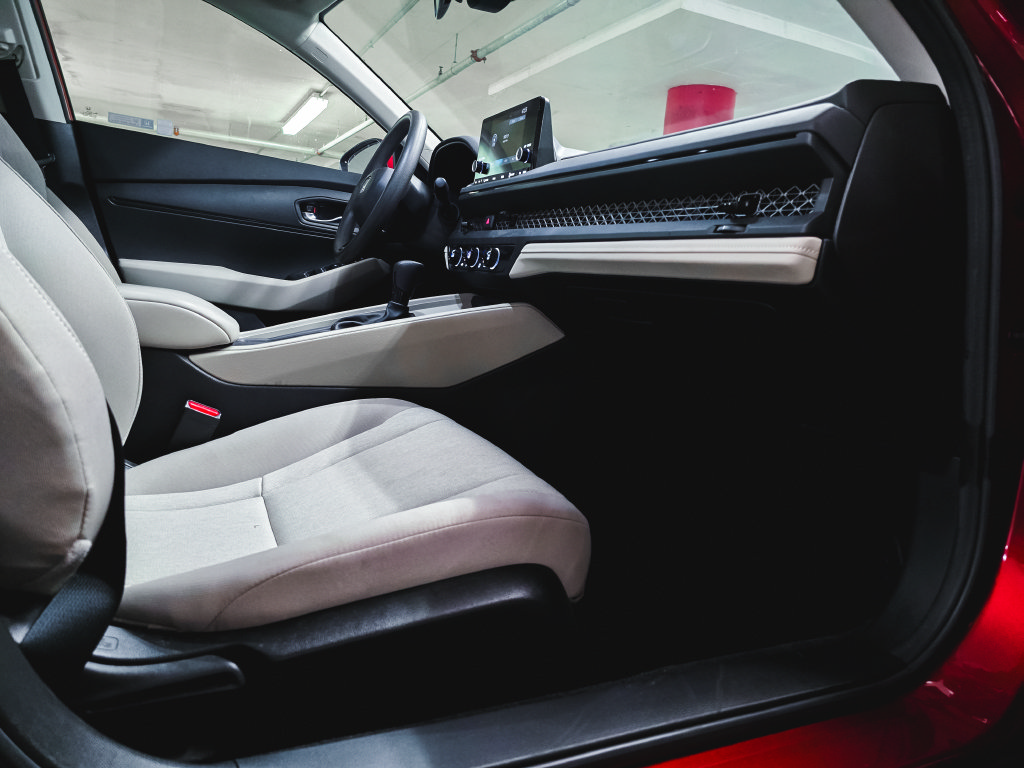 Used 2024 Honda Accord LX image 32