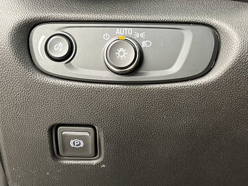Used 2025 Chevrolet Blazer LT FWD image 47
