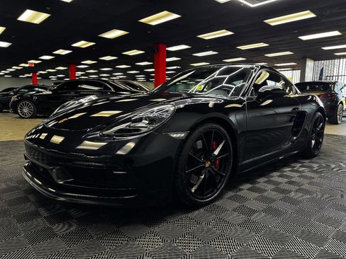 Used 2018 Porsche 718 Cayman GTS image 6