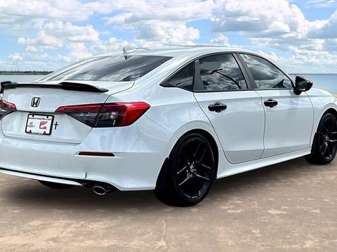 Used 2023 Honda Civic Sport image 4
