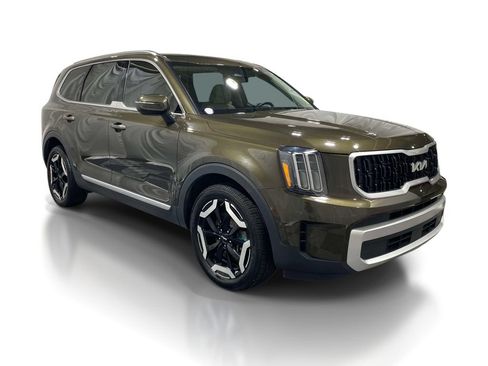 Used 2024 Kia Telluride EX w/ EX Captain's Chair Package AWD/4WD image 5