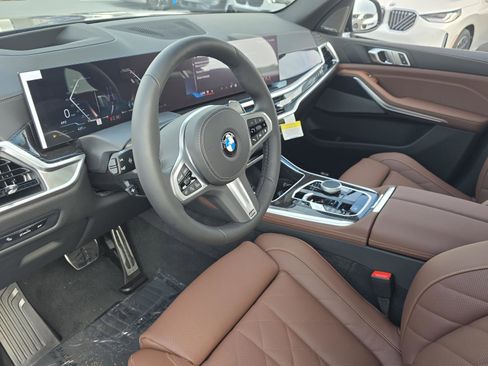 New 2026 BMW X5 xDrive40i w/ M Sport Package AWD/4WD image 16