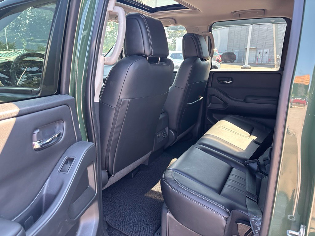 Used 2024 Nissan Frontier SL w/ Technology Package RWD image 7