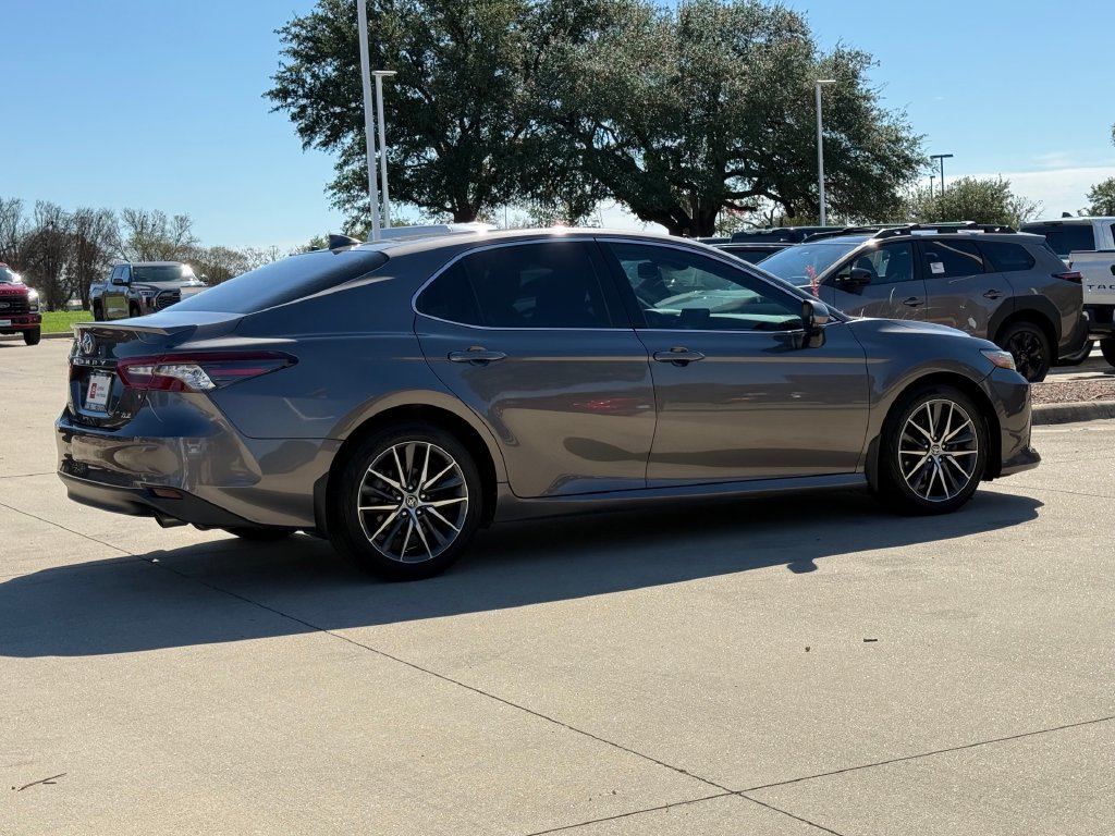 Certified 2021 Toyota Camry XLE FWD image 4