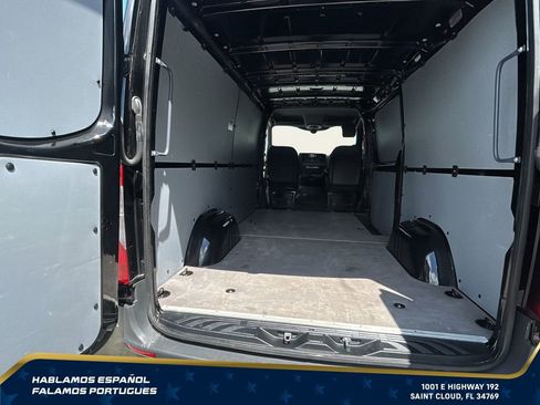 Used 2024 Mercedes-Benz Sprinter 2500 image 25