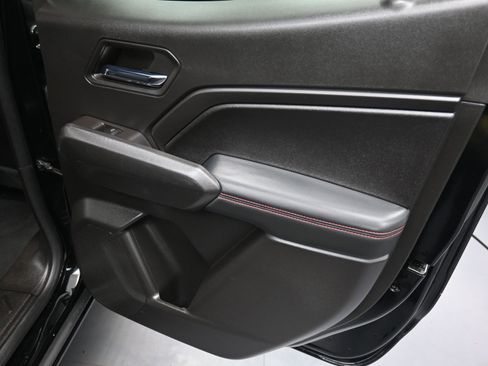 Used 2023 Chevrolet Colorado Z71 w/ Z71 Convenience Package 2 image 27