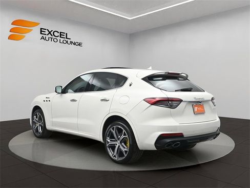 Used 2022 Maserati Levante Modena image 3